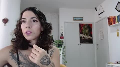 Snapshot of domenica_dos_ouros chatting on 04.19.26 sweet domme online show from 04.19.26