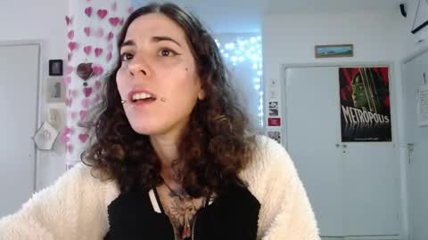 Snapshot of domenica_dos_ouros chatting on 05.24.26 sweet domme online show from 05.24.26