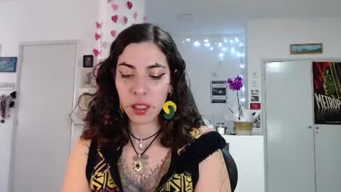 Snapshot of domenica_dos_ouros chatting on 07.03.26 sweet domme online show from 07.03.26