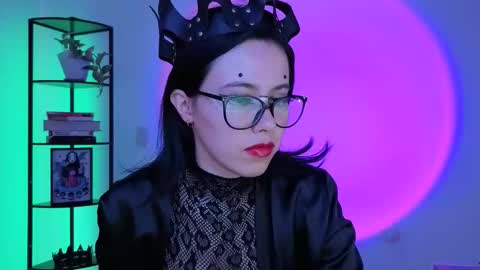 Snapshot of domgiirl chatting on 03.12.26 Mistress online show from 03.12.26