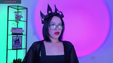 Snapshot of domgiirl chatting on 04.08.26 Mistress online show from 04.08.26