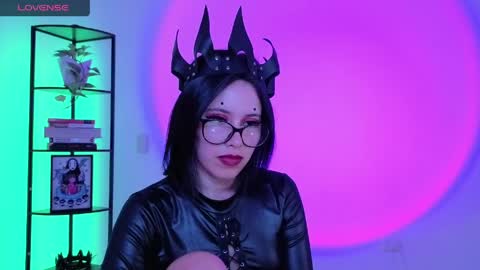 Snapshot of domgiirl chatting on 04.10.26 Mistress online show from 04.10.26