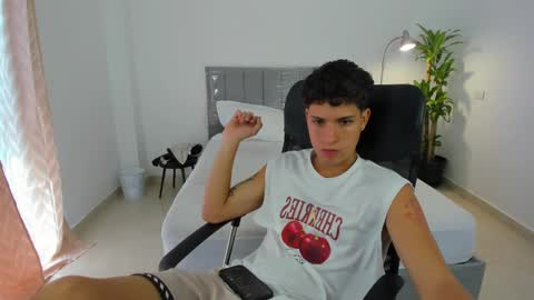 Snapshot of domi_master chatting on 02.14.25 MASTER online show from 02.14.25