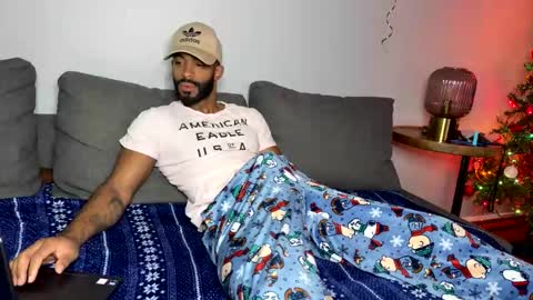 Snapshot of domidick7 chatting on 12.19.25 Domi online show from 12.19.25