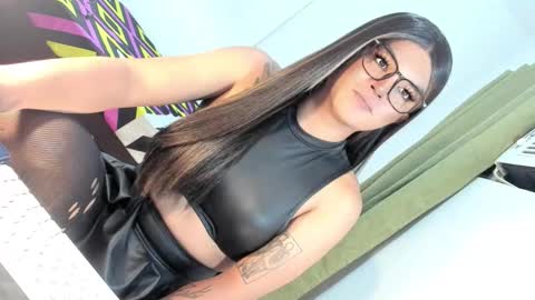 Snapshot of domina_angela chatting on 10.13.25 ANGELA online show from 10.13.25