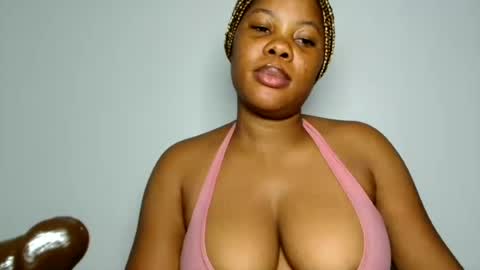 Snapshot of domina_veloura27 chatting on 06.23.26 laura online show from 06.23.26