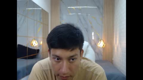 Snapshot of dominantboy4 chatting on 04.19.26 domi online show from 04.19.26