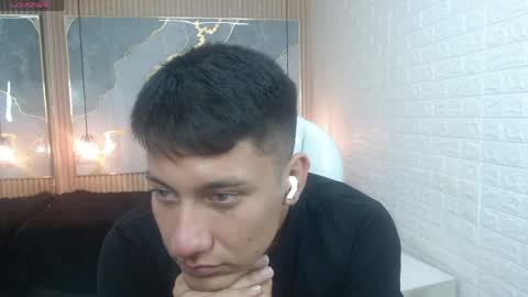 Snapshot of dominantboy4 chatting on 04.28.26 domi online show from 04.28.26