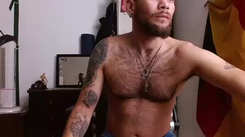 Snapshot of dominantthewolf chatting on 06.11.26 Logan - INDEPENDET MODEL online show from 06.11.26