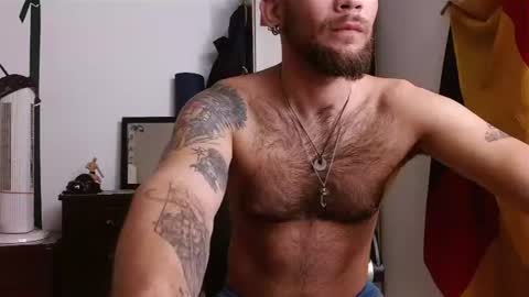 Snapshot of dominantthewolf chatting on 07.12.26 Logan - INDEPENDET MODEL online show from 07.12.26