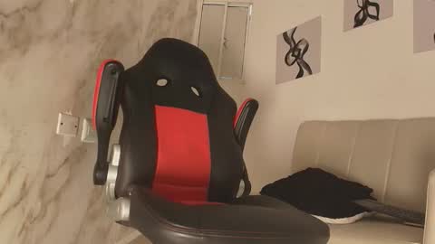 Snapshot of dominic__brown chatting on 02.04.26 Dominic online show from 02.04.26