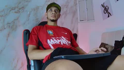 Snapshot of dominic__brown chatting on 02.15.26 Dominic online show from 02.15.26