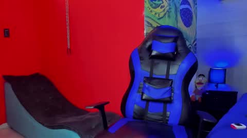 Snapshot of dominic_connor chatting on 02.04.26 DOMI online show from 02.04.26