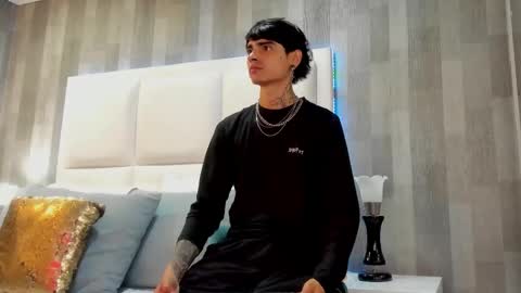 Snapshot of dominic_foox chatting on 02.11.26 Dominic foox online show from 02.11.26