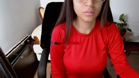 Snapshot of dominica3 chatting on 04.05.26 online show from 04.05.26