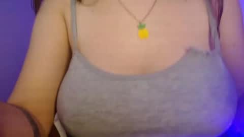 Snapshot of dominica3 chatting on 04.10.26 online show from 04.10.26