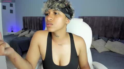 Snapshot of dominick_joness chatting on 01.19.25 Dominick  online show from 01.19.25