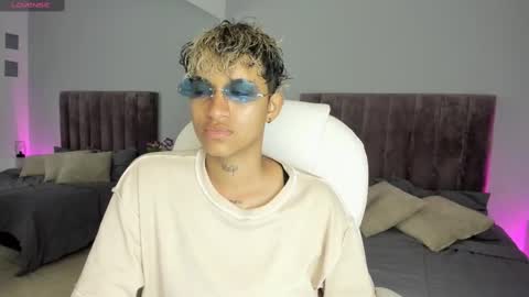 Snapshot of dominick_joness chatting on 01.19.25 Dominick  online show from 01.19.25