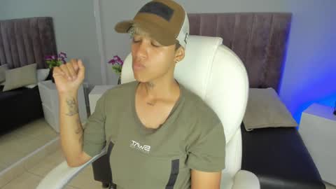 Snapshot of dominick_joness chatting on 01.28.25 Dominick  online show from 01.28.25