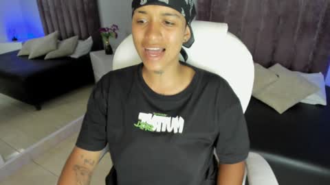 Snapshot of dominick_joness chatting on 01.29.25 Dominick  online show from 01.29.25