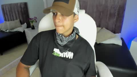 Snapshot of dominick_joness chatting on 01.29.25 Dominick  online show from 01.29.25