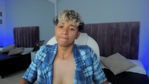 Snapshot of dominick_joness chatting on 02.06.25 Dominick  online show from 02.06.25