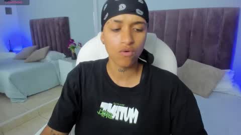Snapshot of dominick_joness chatting on 02.10.25 Dominick  online show from 02.10.25
