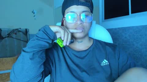 Snapshot of dominick_joness chatting on 10.15.25 Dominick  online show from 10.15.25