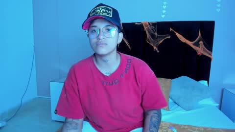 Snapshot of dominick_joness chatting on 10.16.25 Dominick  online show from 10.16.25