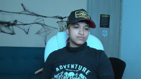 Snapshot of dominick_joness chatting on 10.18.25 Dominick  online show from 10.18.25