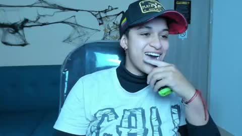 Snapshot of dominick_joness chatting on 10.21.25 Dominick  online show from 10.21.25
