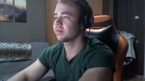 Snapshot of dominickcute chatting on 02.12.25 dominickcute online show from 02.12.25