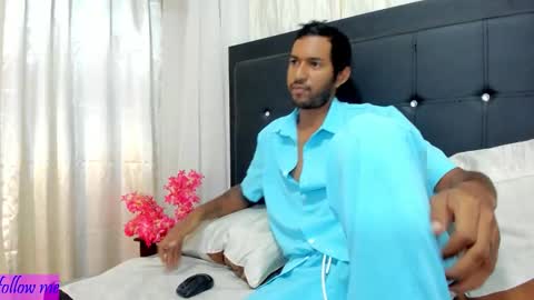 Snapshot of dominikx_ chatting on 02.19.26 dominikx_ online show from 02.19.26