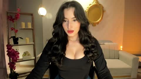 Snapshot of dominiquevega_ chatting on 01.10.25 Dominique online show from 01.10.25