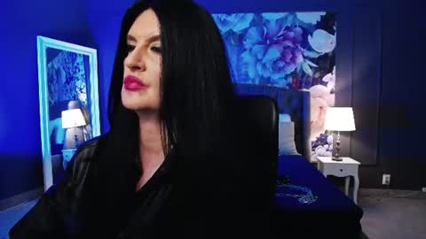 Snapshot of dommelisa chatting on 07.25.26 Dom Melisa online show from 07.25.26