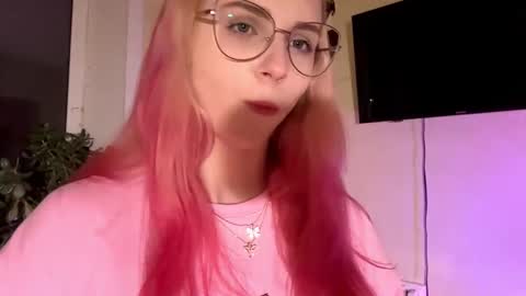 Snapshot of donettastrowbridge chatting on 10.15.25 Karolina online show from 10.15.25
