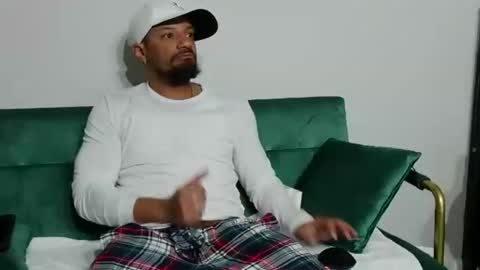 Snapshot of dong_masterson chatting on 03.03.26 Gifted online show from 03.03.26