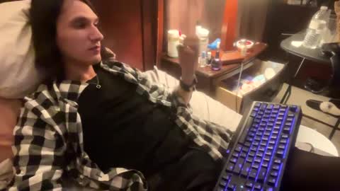 Snapshot of donkerton chatting on 02.18.25 Donk online show from 02.18.25