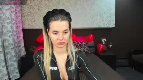 Donna On GMT2 Mon-Fri 3-9 AM online show from 02.22.25