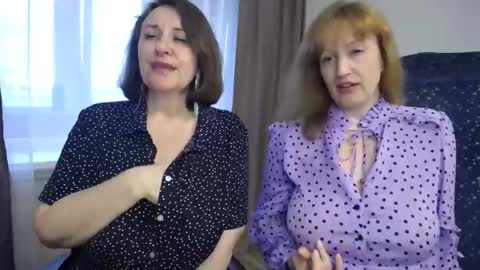 Snapshot of donnalimadonna chatting on 05.04.26 Tatiana 43 curvy sexy body and Joanna redhead 39 years online show from 05.04.26