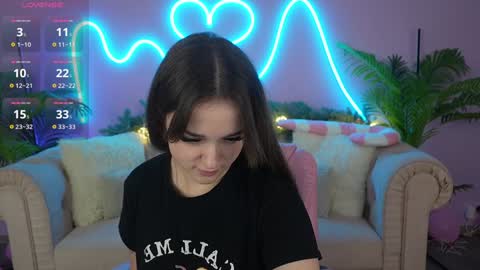 Snapshot of donnalust chatting on 12.18.24 DONNA online show from 12.18.24
