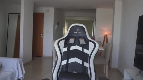 Donatella online show from 11.06.25