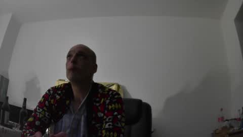 Snapshot of donosus chatting on 02.05.25 donosus online show from 02.05.25