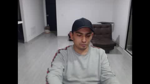 Snapshot of donovandirty chatting on 10.28.25 donovandirty online show from 10.28.25