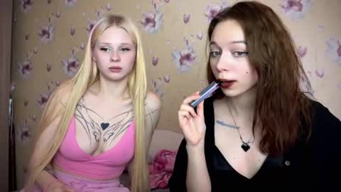 Snapshot of dontoke_ chatting on 12.12.24 Nicole online show from 12.12.24