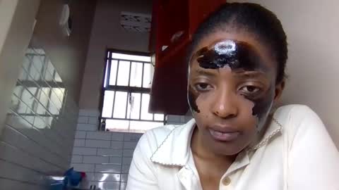 dora05191 online show from 10.15.25