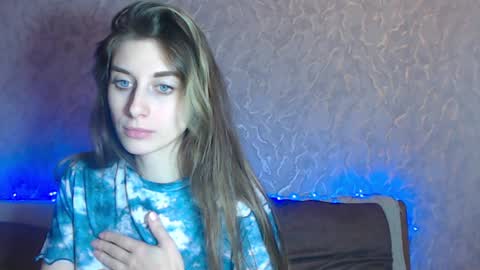 Snapshot of dora_blue_eyed chatting on 12.09.24 Dora online show from 12.09.24