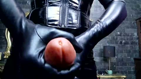 Snapshot of doramoore chatting on 01.26.25 Dora Moore online show from 01.26.25