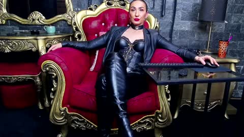 Snapshot of doramoore chatting on 01.28.25 Dora Moore online show from 01.28.25