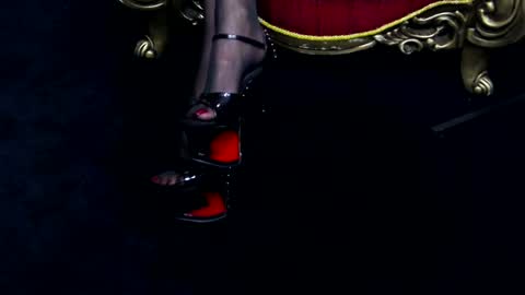 Snapshot of doramoore chatting on 01.29.25 Dora Moore online show from 01.29.25